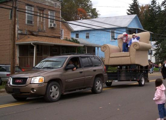 People, parade entries, and activities at the 2006 New Albany Fall Festival.