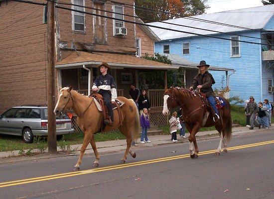 People, parade entries, and activities at the 2006 New Albany Fall Festival.