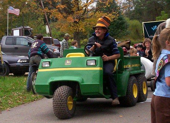 People, parade entries, and activities at the 2006 New Albany Fall Festival.