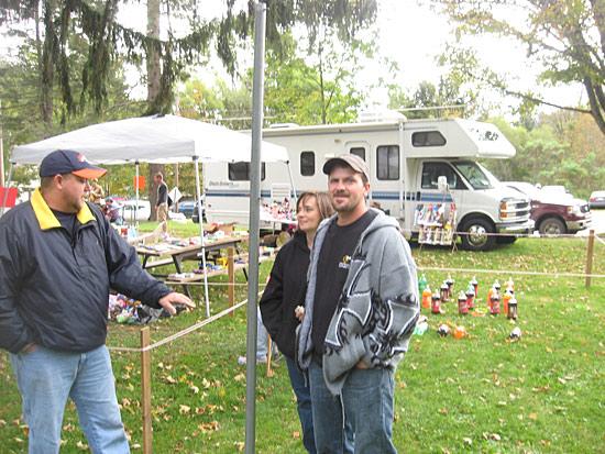 People, vendors, performers, and activities at the 2009 New Albany Fall Festival.