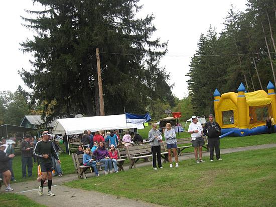 People, vendors, performers, and activities at the 2009 New Albany Fall Festival.