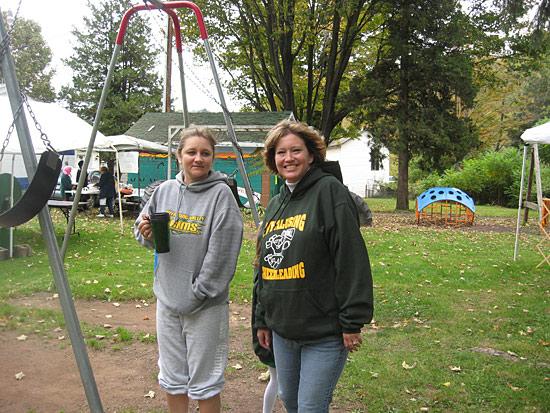 People, vendors, performers, and activities at the 2009 New Albany Fall Festival.