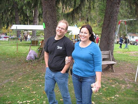 People, vendors, performers, and activities at the 2009 New Albany Fall Festival.