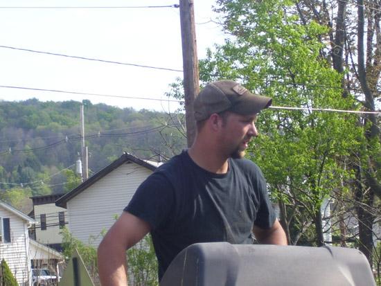 Volunteers working during the 2010 New Albany Borough clean-up.