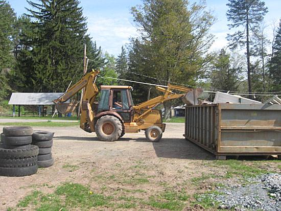 Volunteers working during the 2010 New Albany Borough clean-up.