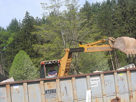 Volunteers working during the 2010 New Albany Borough clean-up.