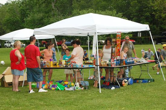 Children, families, and volunteers at the 2010 New Albany Fishing Derby.