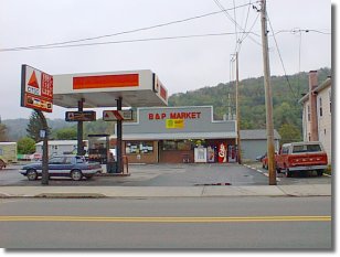 Exterior of the former B & P Market in New Albany.